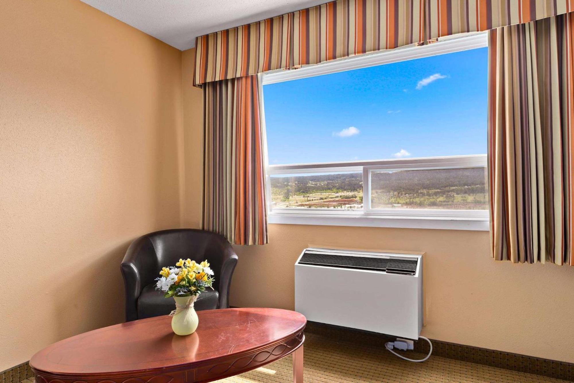 Coast Fraser Inn Williams Lake Esterno foto